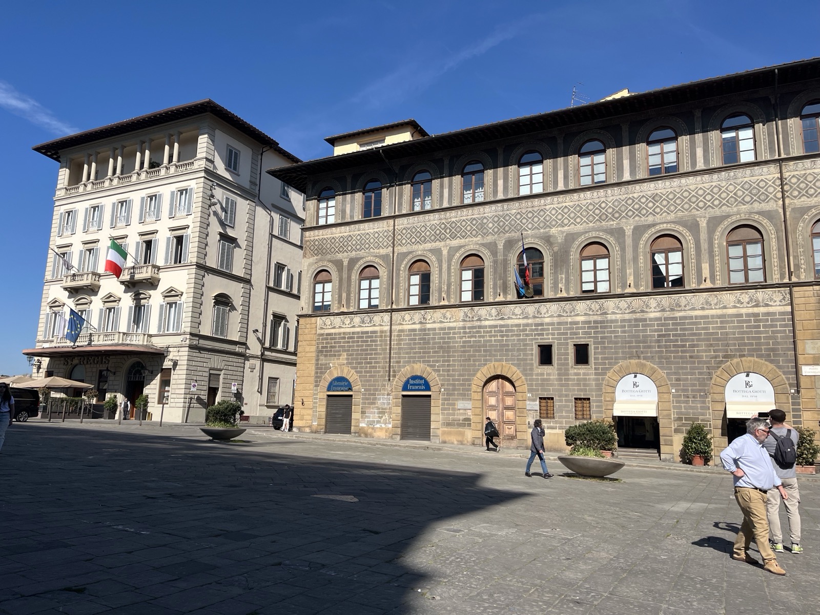 Conférence au consulat de France, Florence