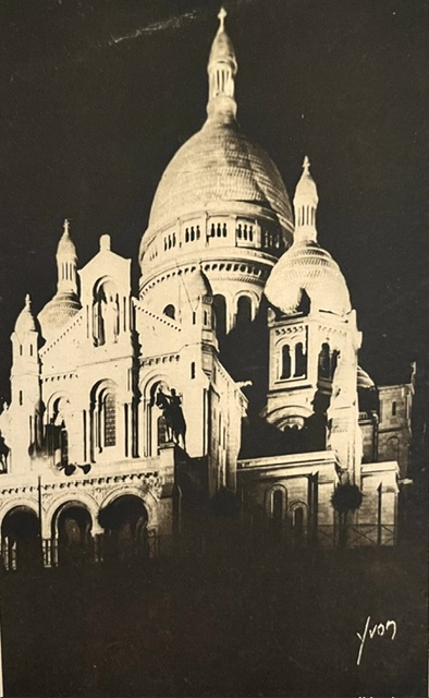 Basilique du Sacré-Cœur illuminée la nuit, Montmartre