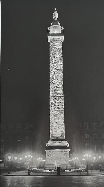 Colonne Vendôme illuminée la nuit — Place Vendôme, Paris